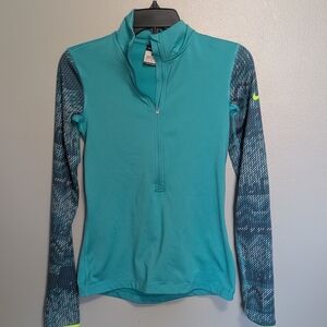 Women’s Nike Pro dri fit top small